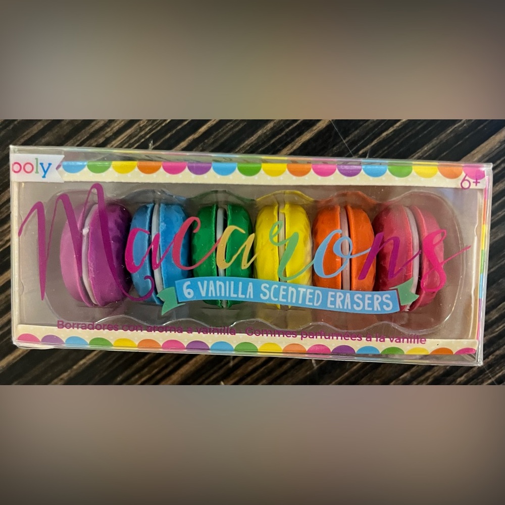 OOLY MACARON RUBBER ERASERS